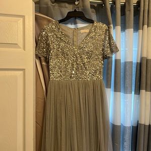 Size 2 petite maxi dress. Worn only once. Perfect condition.
